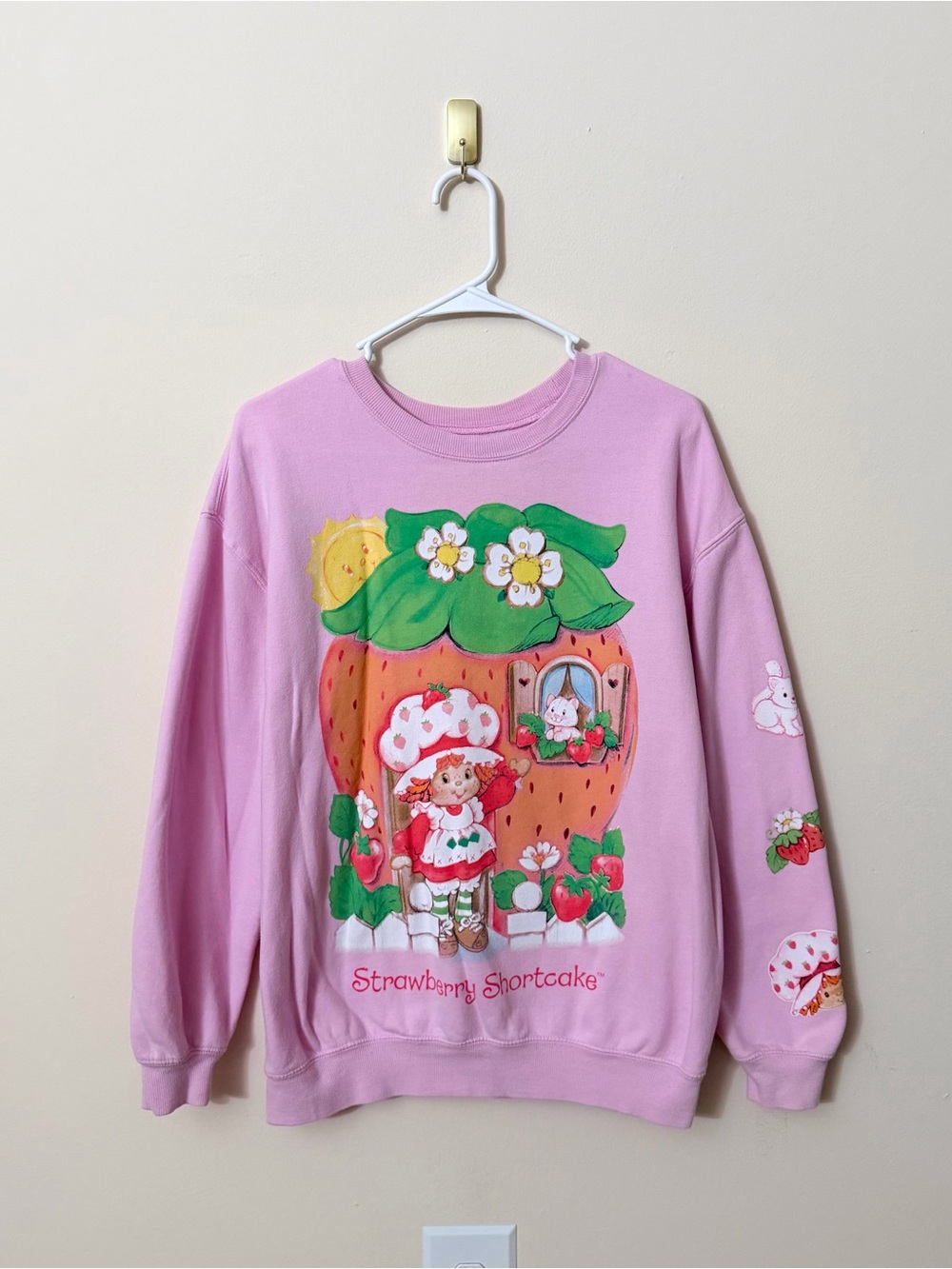 Strawberry Shortcake Women’s Pink Graphic Crewneck Sweatshirt Size Large